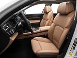  Front seats from Drivers Side photo