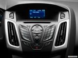  Stereo controls photo