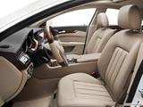  Front seats from Drivers Side photo