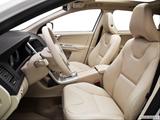  Front seats from Drivers Side photo