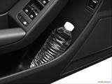  Cup holder prop (tertiary) photo