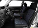  Front seats from Drivers Side photo
