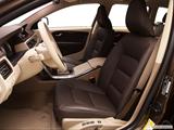  Front seats from Drivers Side photo