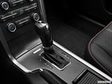  Gear shifter/center console photo