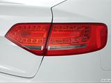  Passenger Side Taillight photo