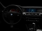  Centered wide dash shot photo