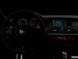  Centered wide dash shot photo