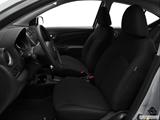  Front seats from Drivers Side photo