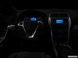  Centered wide dash shot photo