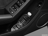  Cup holder prop (tertiary) photo