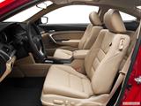  Front seats from Drivers Side photo
