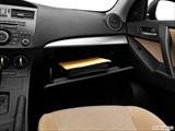  Glove box open photo