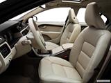  Front seats from Drivers Side photo