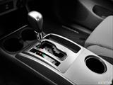  Gear shifter/center console photo