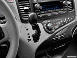  Gear shifter/center console photo