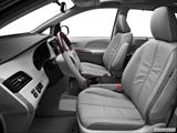  Front seats from Drivers Side photo