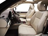  Front seats from Drivers Side photo