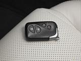  Key fob on driver's seat photo