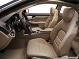  Front seats from Drivers Side photo