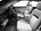  Front seats from Drivers Side photo