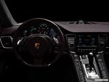  Centered wide dash shot photo