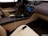  Zune and auxiliary jack photo