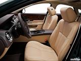  Front seats from Drivers Side photo