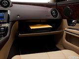  Glove box open photo