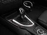  Gear shifter/center console photo