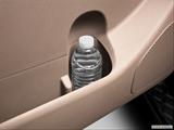  Cup holder prop (tertiary) photo