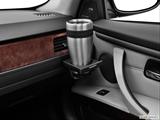  Cup holder prop (secondary) photo