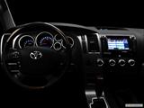  Centered wide dash shot photo