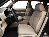  Front seats from Drivers Side photo