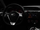  Centered wide dash shot photo