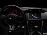  Centered wide dash shot photo