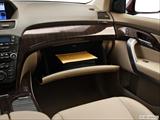  Glove box open photo