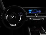  Centered wide dash shot photo