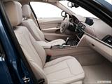  Passenger seat photo