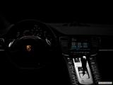  Centered wide dash shot photo