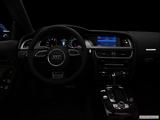  Centered wide dash shot photo