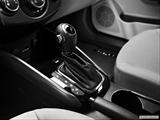  Gear shifter/center console photo