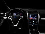  Centered wide dash shot photo