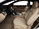  Front seats from Drivers Side photo