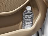  Cup holder prop (tertiary) photo