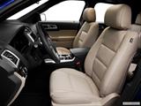  Front seats from Drivers Side photo