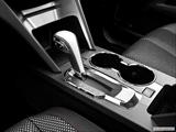  Gear shifter/center console photo