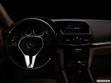  Centered wide dash shot photo