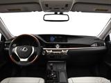  Dashboard, center console, gear shifter view photo