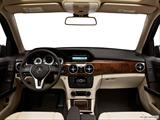 Dashboard, center console, gear shifter view photo
