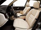  Front seats from Drivers Side photo